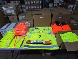 lot 869 image: Large Lot of Misc Hi Hiz Vests, Fleece & Jackets.  25 Pieces