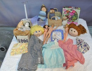 lot 65 image: Mixed Lot of dolls and parts and hand made dresses