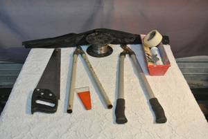 lot 89 image: Mixed Lot of tools hand saw prunersspool of wire and more see pictures
