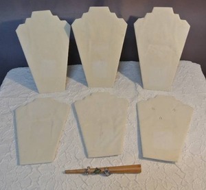 lot 98 image: necklace displays ringsand ring sizer