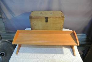 lot 101 image: wood Shelf and wood box