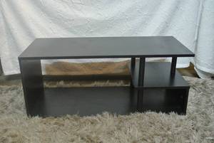 lot 125 image: Coffee table