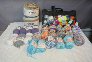 lot 158 image: Lot of yarn