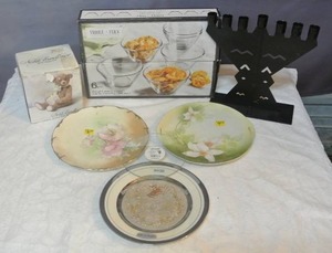 lot 159 image: Decorative plates one with white gold trim snack bowls and more see pictures