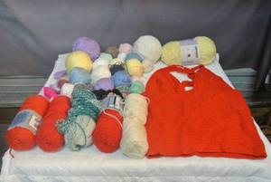 lot 172 image: Lot of yarn