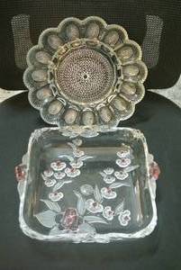 lot 174 image: Lead Cristal eeg plater and Cristal dish with flowers on it
