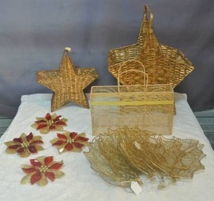 lot 189 image: Two star shaped baskets and leaf trays and so much more see pictures