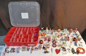 lot 230 image: Large lot of Christmas ornaments