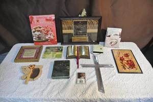lot 244 image: Wall decor and crosses and more
