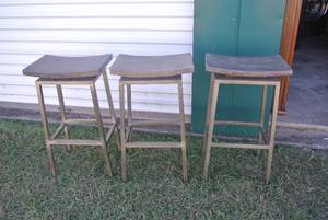 lot 266 image: 3- bar stools with wood sets they are a little heavy