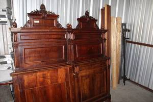 lot 268 image: Antique king bed