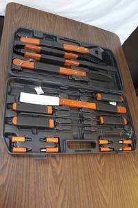 lot 295 image: Grill set utensils