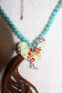 lot 138 image: Jewelry, animal themed Rooster pendant necklace