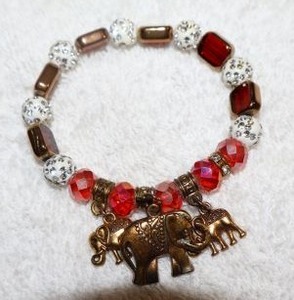 lot 145 image: Jewelry, animal themed sparkle bead bracelet with elephant charms
