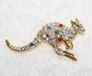 lot 172 image: Jewelry, animal themed kangaroo beaded pin