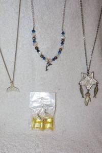 lot 120 image: Jewelry, animal themed Fish, dolphin, and shark jewelry