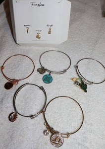 lot 191 image: Jewelry wire bangle charm bracelets