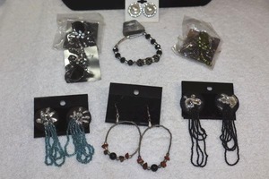 lot 215 image: Jewelry Artisan earrings, brooch pins and more