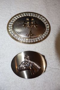 lot 230 image: Jewelry Belt buckles - horse and cross styles