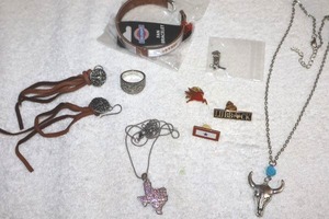 lot 205 image: Jewelry Texas Longhorns and Western