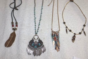 lot 206 image: Jewelry Western feather style necklaces