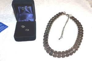 lot 207 image: Jewelry Montana silversmiths horseshoe earrings and metal choker