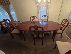 lot 7 image: Dining Room table and chairs as shown