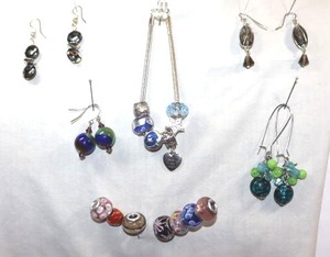 lot 251 image: Glass bead jewelry earrings and glass beads with bracelet