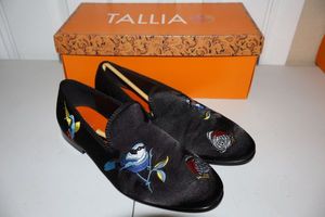lot 17 image: Mens leather shoes TALLIA Enrico Bird shoes, size 10.5 gently used.