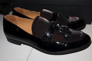 lot 21 image: Mens leather shoes JITAI black cherry loafer shoes with tassels