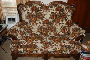 lot 262 image: Vintage loveseat