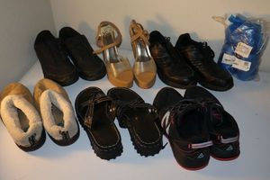 lot 283 image: Womens shoes size 9 plus shoe covers
