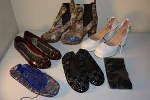 lot 284 image: Womens shoes size 11 plus compression socks