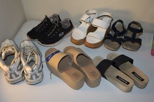 lot 285 image: Womens shoes size 7