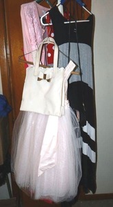 lot 306 image: Girls and womens dresses, see photos