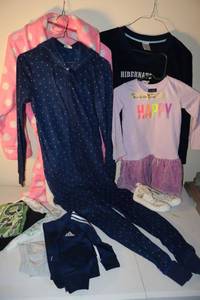 lot 312 image: Sleepwear and kids clothes, see photos