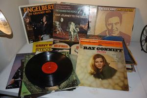 lot 321 image: Vintage vinyl records