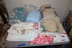 lot 331 image: Bed linen sets, towel, and separates