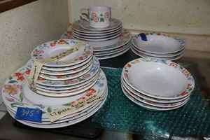 lot 345 image: Farber ware stoneware floral dish set