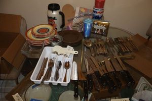 lot 348 image: Kitchen lot knife set, flatware sets, colorful dishes and more