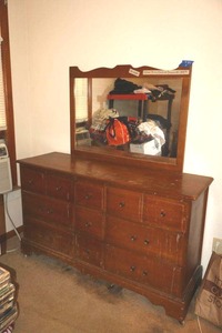 lot 354 image: Vintage brown dresser and mirror