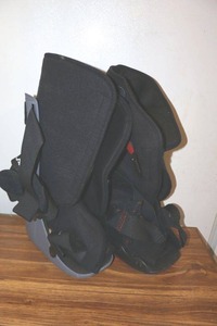 lot 364 image: Healthcare boots