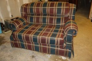 lot 407 image: Lane furniture sleeper with twin size bed