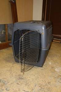 lot 419 image: Large animal crate Pet Porter