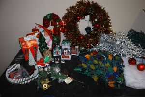 lot 398 image: Christmas lights and ornaments, see photos