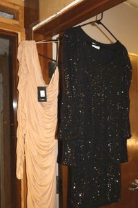 lot 372 image: Womens clothes special occasion dresses, see photos
