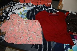 lot 382 image: Teen or small woman clothes mixed sizes