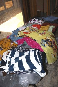 lot 385 image: Womens clothes size S