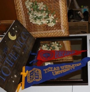 lot 435 image: Wall art and mirror plus college pennants