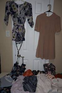 lot 384 image: Womens clothes size XS